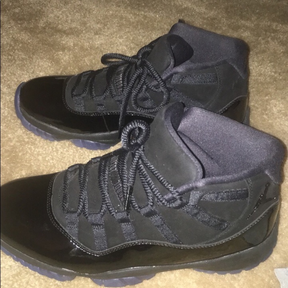 Jordan 11 cap and gown size 9